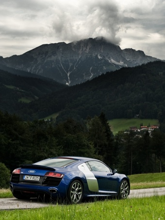Illustration for article titled Audi R8 V10: The Supercar's New Clothes